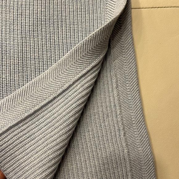 𝅺ARITZIA Wilfred Palmier Wool Top - Picture 2 of 4